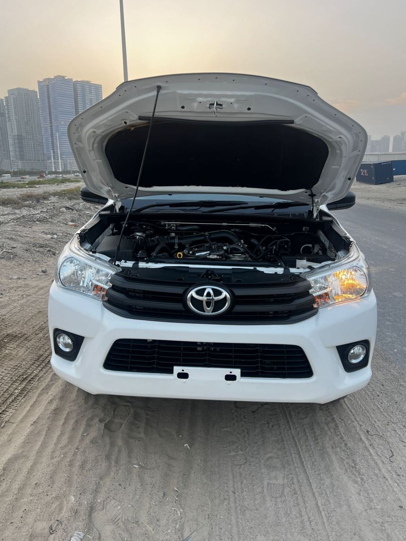 Toyota Hilux PETROL 2.7 LITER SINGLE CAB RIGHT HAND DRIVE AMNUAL TRANSMISSION