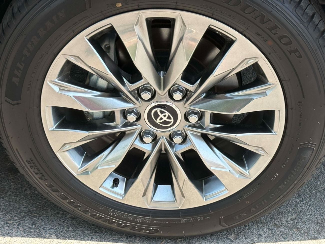 تويوتا لاند كروزر VXR VXR