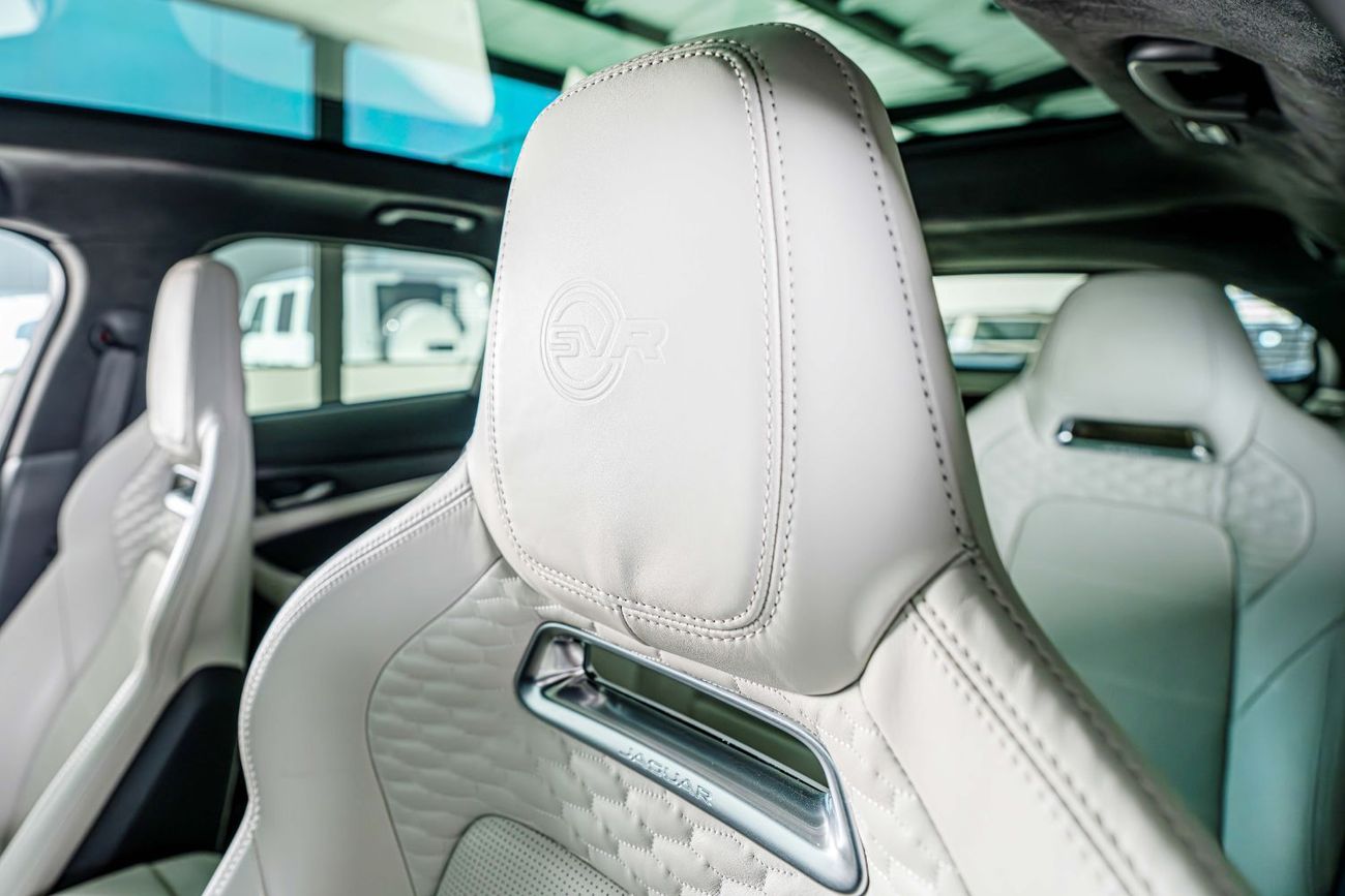 جاكوار F بيس SVR 5.0L