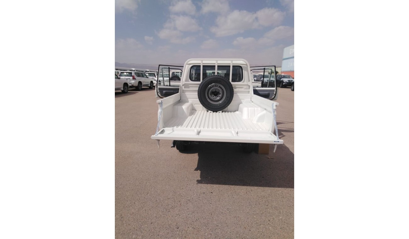 Toyota Land Cruiser Pick Up DIESEL,4.2L,V6,DOUBLE/CABIN,POWER WINDOW REAR DIFF LOCK,MT