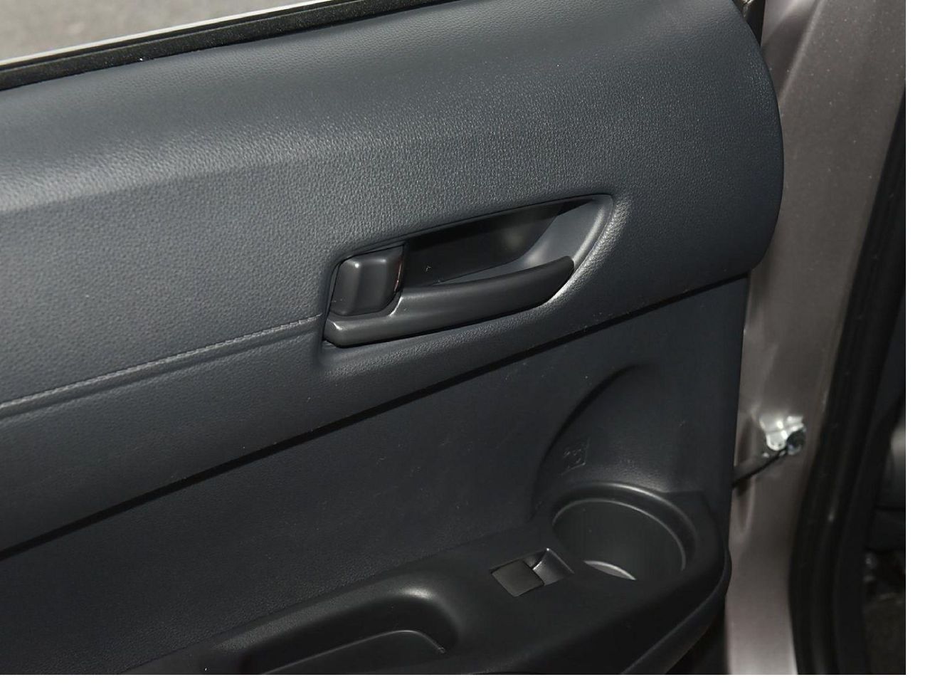 تويوتا كورولا كروس 2.0L HYBRID ELITE 2025