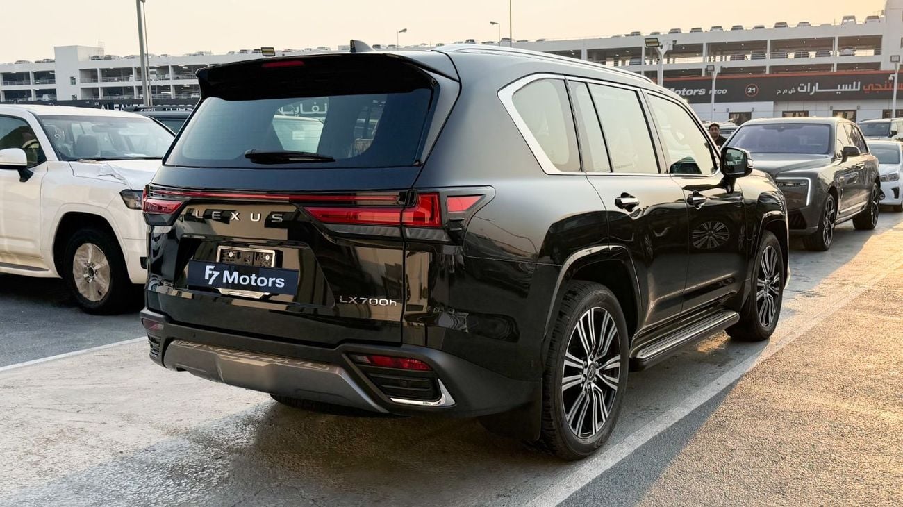 Lexus LX700h Lexus LS700h Signature - 3.4L Hybrid - 2025