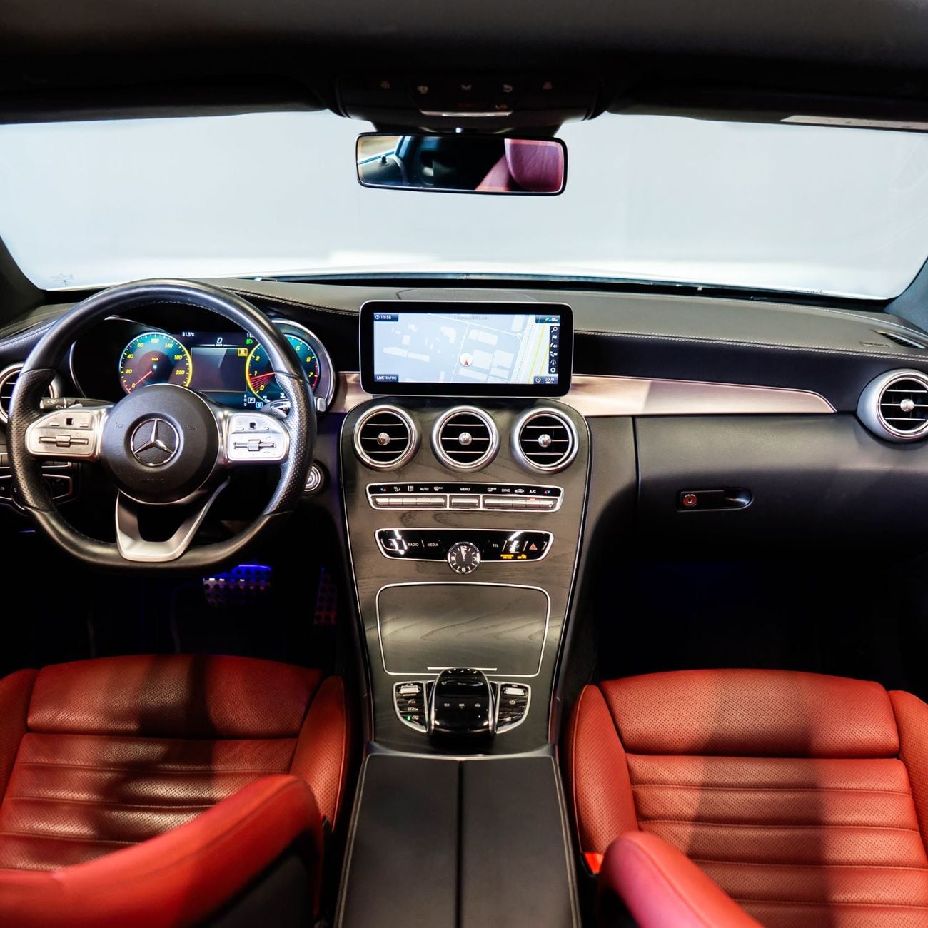 مرسيدس بنز C 300 AED 2,394  P.M • 0% Downpayment •  Mercedes-Benz C 300 Premium • 1 Year Warranty