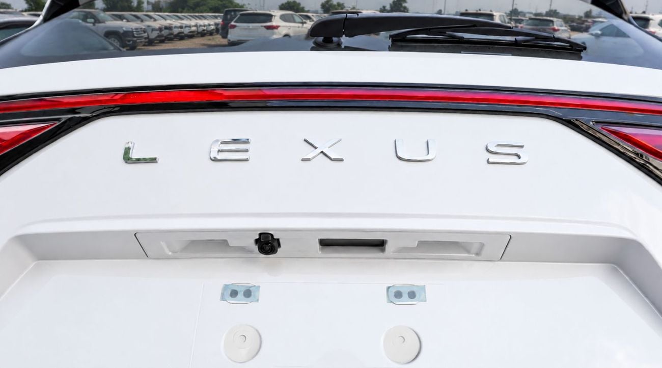 لكزس LX 600 URBAN ECTAV0002 - لكزس LX600 أوربان 2026 - محرك بنزين 3.5 لتر، ناقل حركة أوتوماتيكي - لون أبيض مع مقصورة د