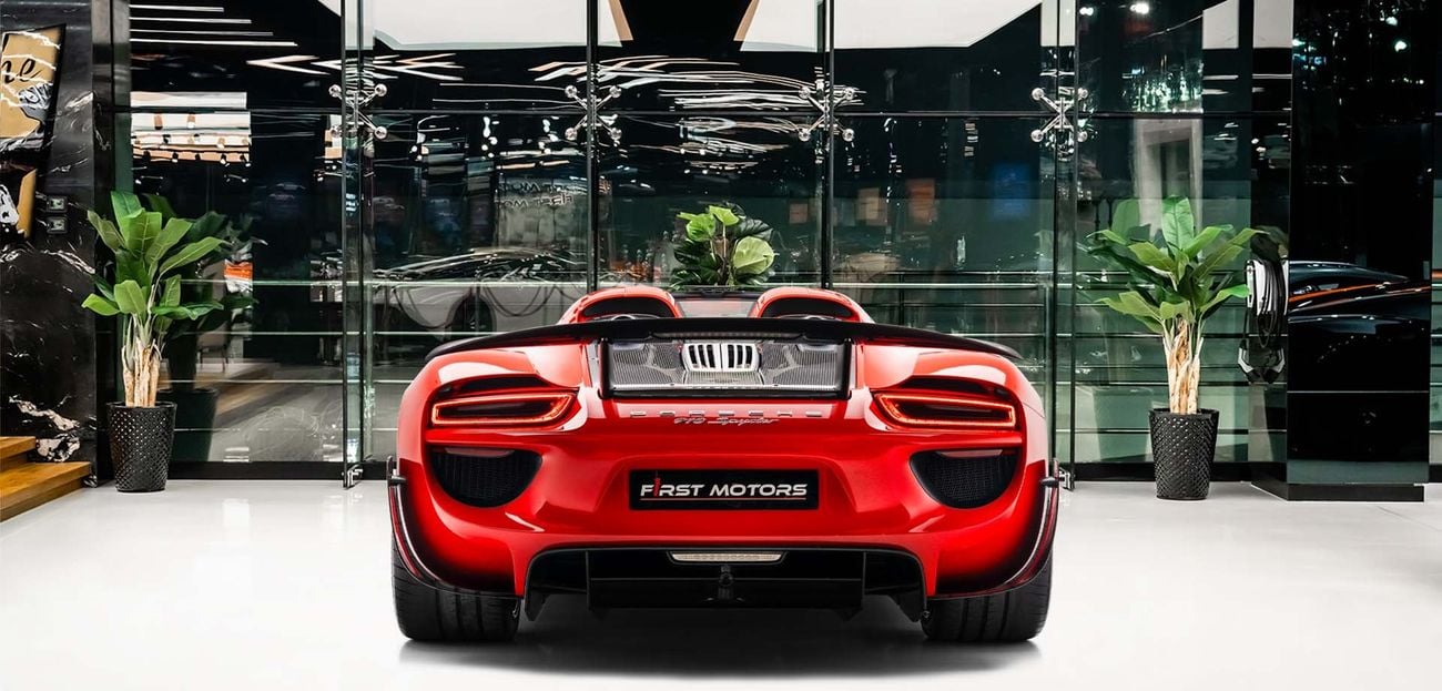 بورش 918 سبايدر 4.6L V8 N/A engine + Emotor