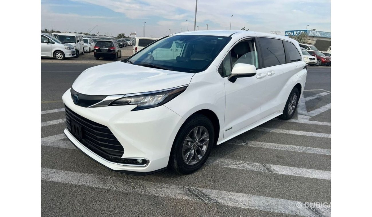 تويوتا سيينا 2021 Toyota Sienna LE Hybrid 2.5L V4