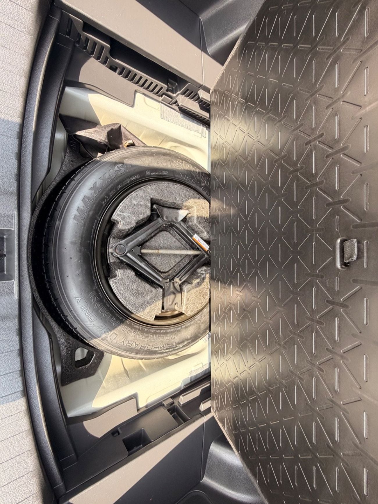 تويوتا راف ٤ XLE 2.5 L push start 2025 full option