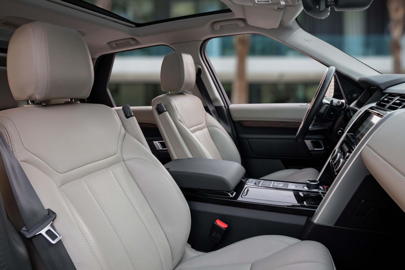 Land Rover Discovery Discovery HSE | 2,155 P.M | 0% Downpayment | Immaculate Condition!