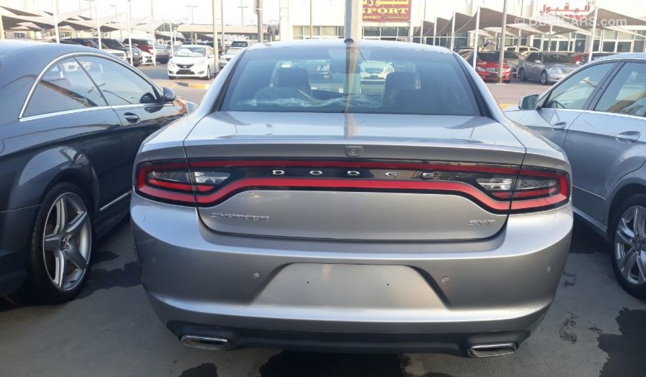 Dodge Charger 2015 Gulf specs full options clean car in excellent condition