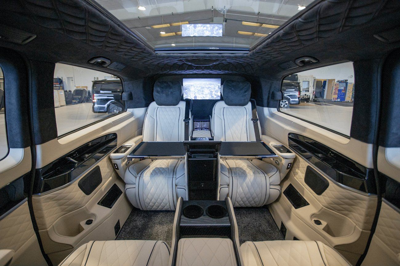 مرسيدس بنز V 300 Senzati GCC VIP Mercedes-Benz Approved Conversion