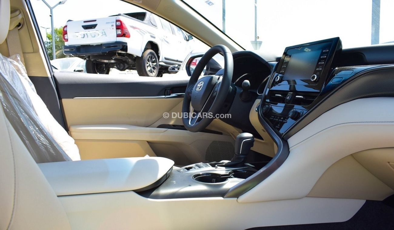 Toyota Camry GLE (( Hybrid )) 2.5L Petrol White color 4cyl , A/T, 4X2 FWD