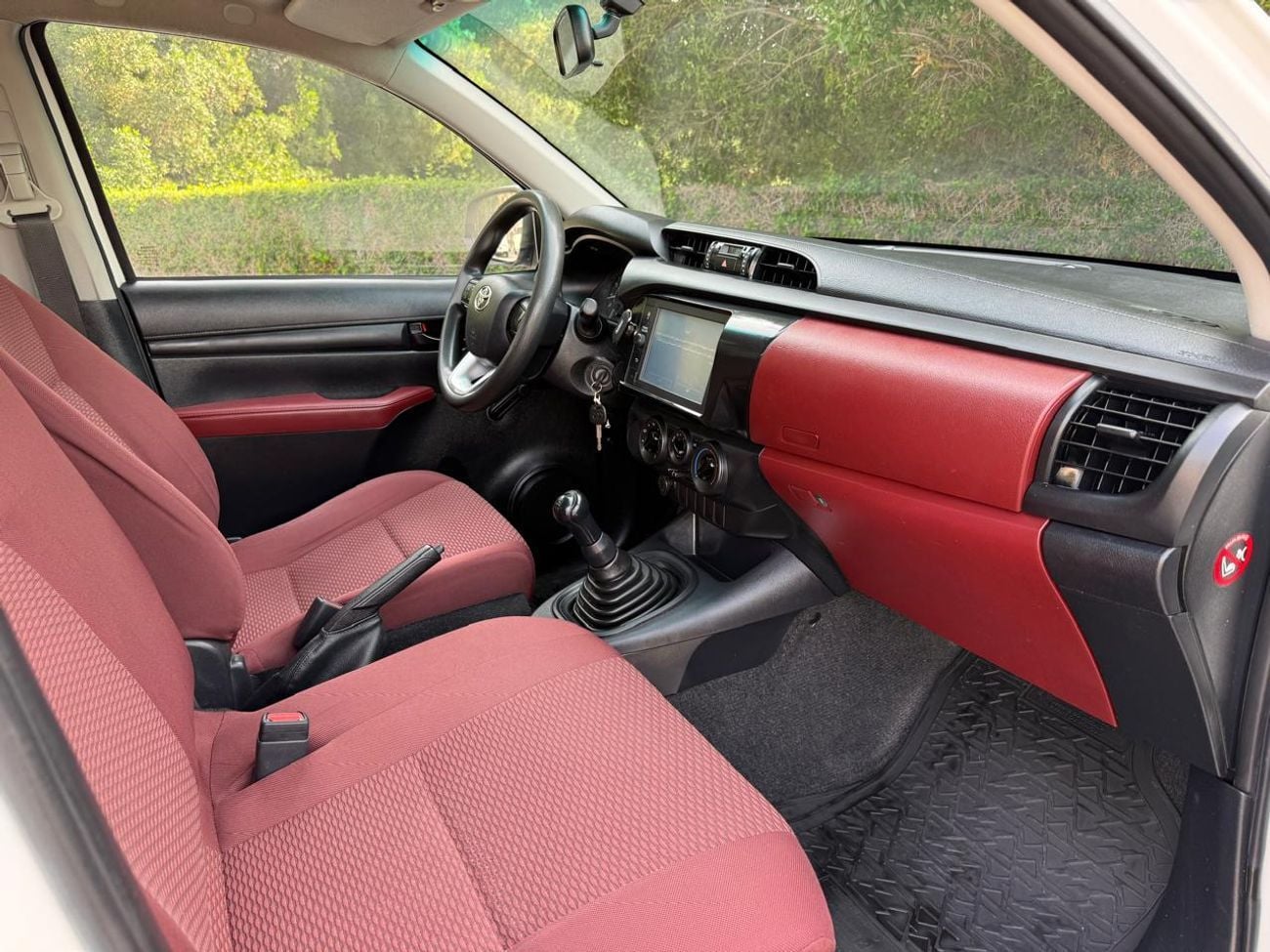 تويوتا هيلوكس GL 2.7L Double Cab Utility RWD