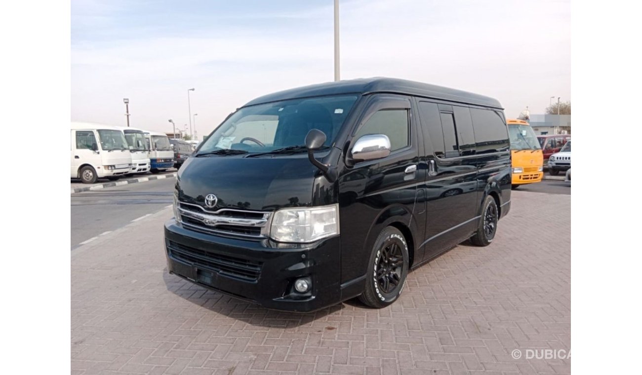 تويوتا هاياس TOYOTA HIACE VAN RIGHT HAND DRIVE(PM03728)