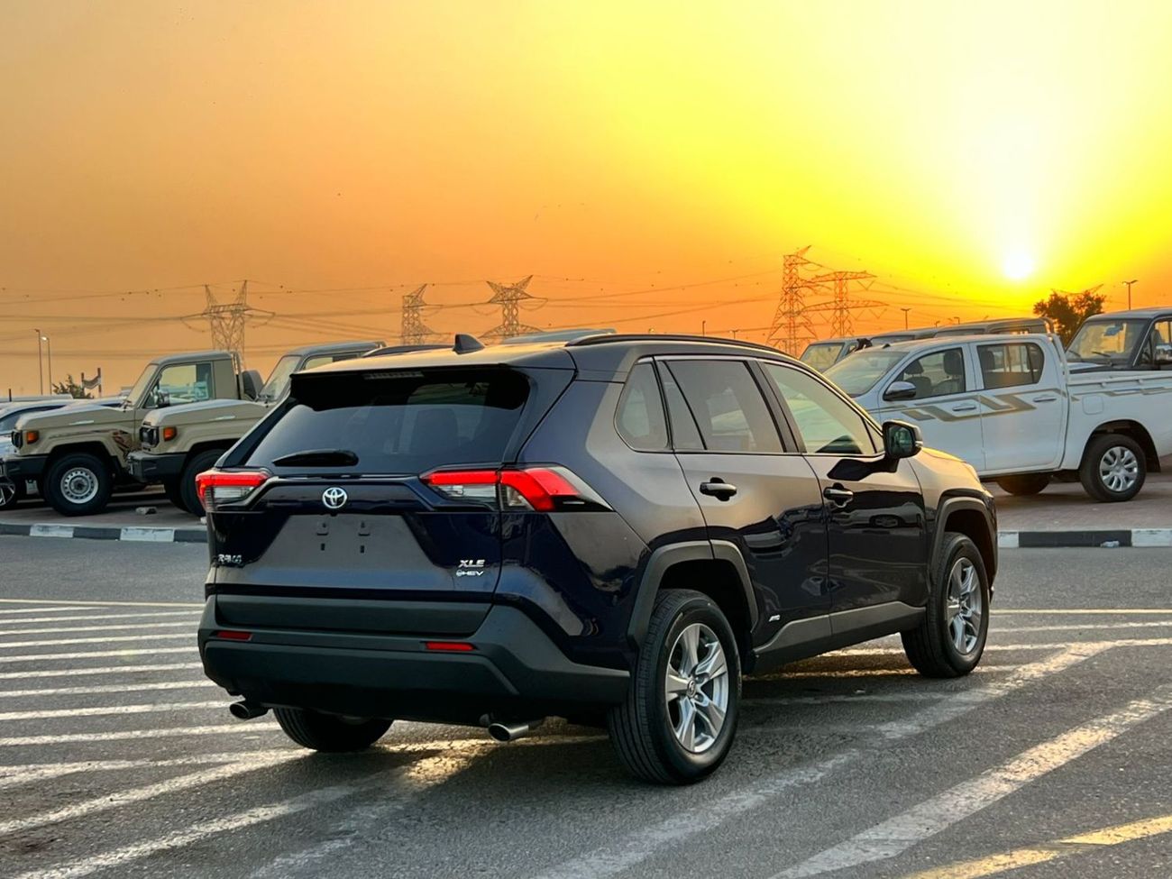 Toyota RAV4 2025 Toyota Rav4 Hybrid HEV XLE Premium Full Option 2.5L V4 - Push Start With Radar - AWD 4x4 - Trun