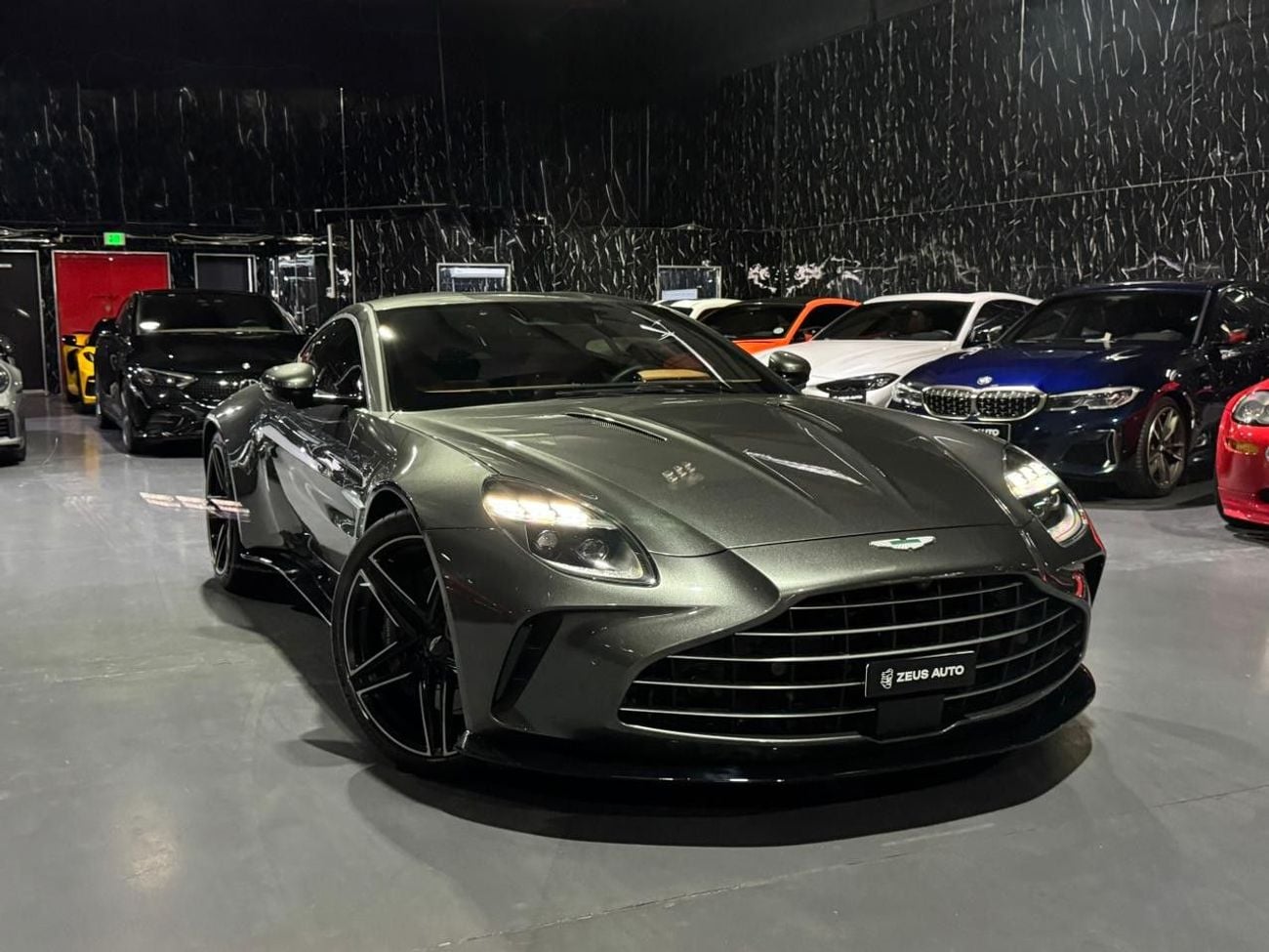 Aston Martin Vantage Standard V8