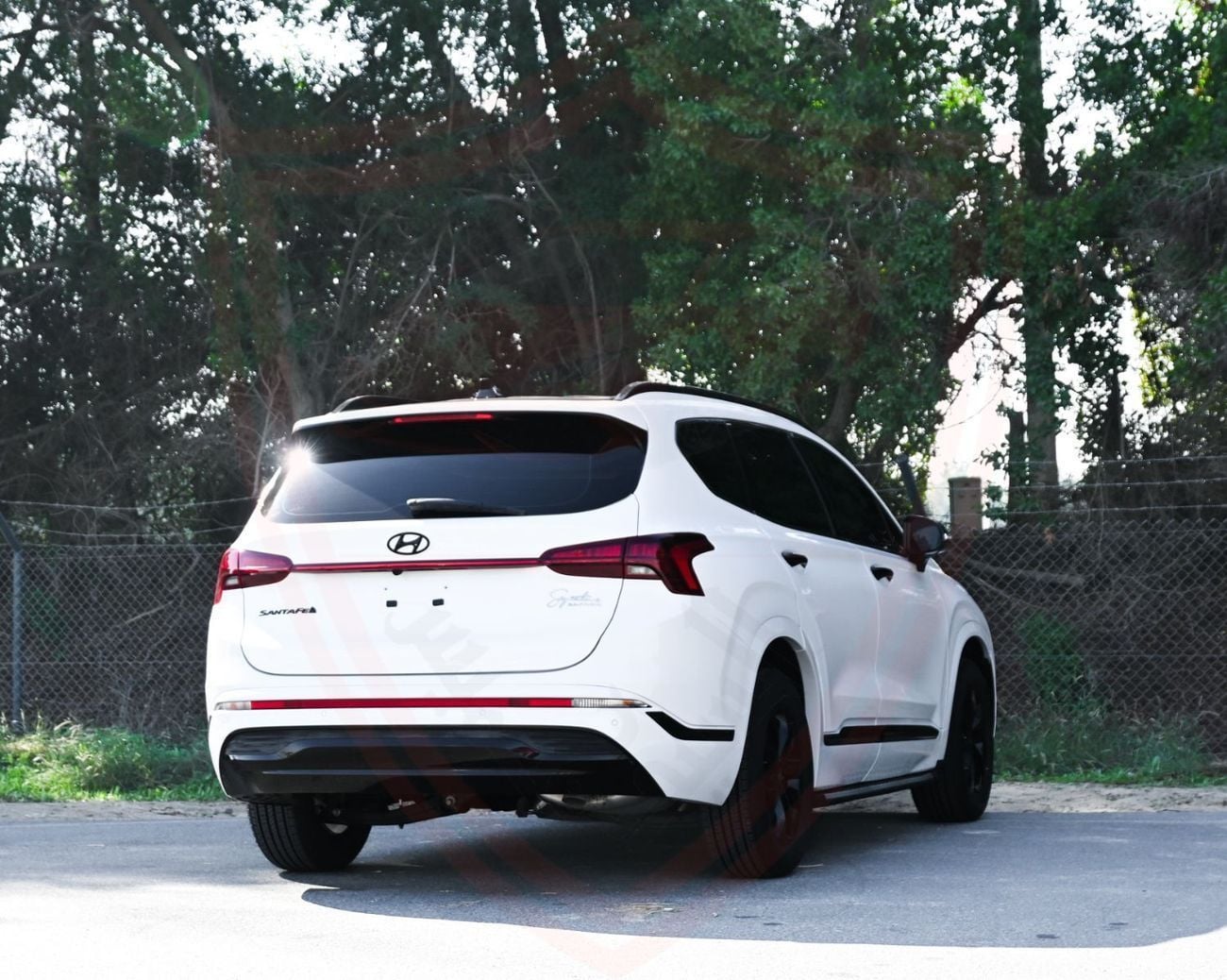 Hyundai Santa Fe Smart 2.4L Hyundai Santa Fe 2024 signature  , GCC , Accident-Free, in Excellent Condition — 1,260 AE