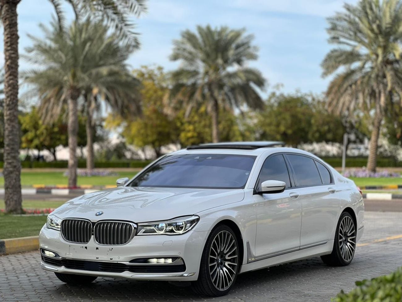 BMW 740Li Executive 3.0L (322 HP)