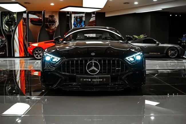 Used 2023 Mercedes Benz SL55 AMG 4MATIC+ for sale in UAE | Verified Second Hand Mercedes Benz SL55 AMG 4MATIC+ Price