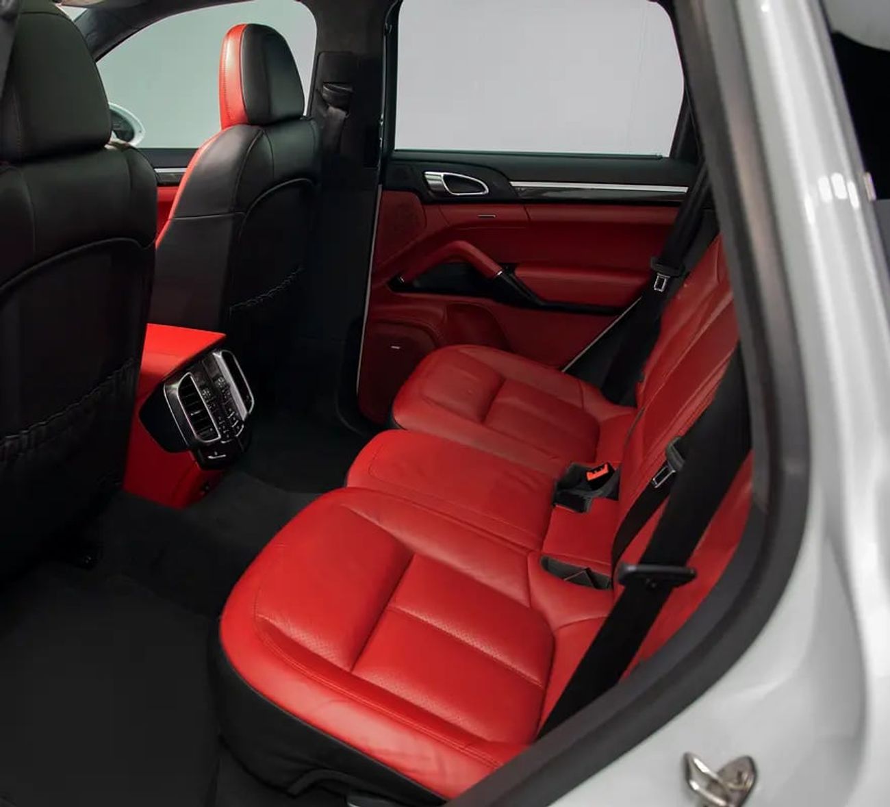 Porsche Cayenne GTS Unlimited KMs Warranty • FDSH • GCC Spec