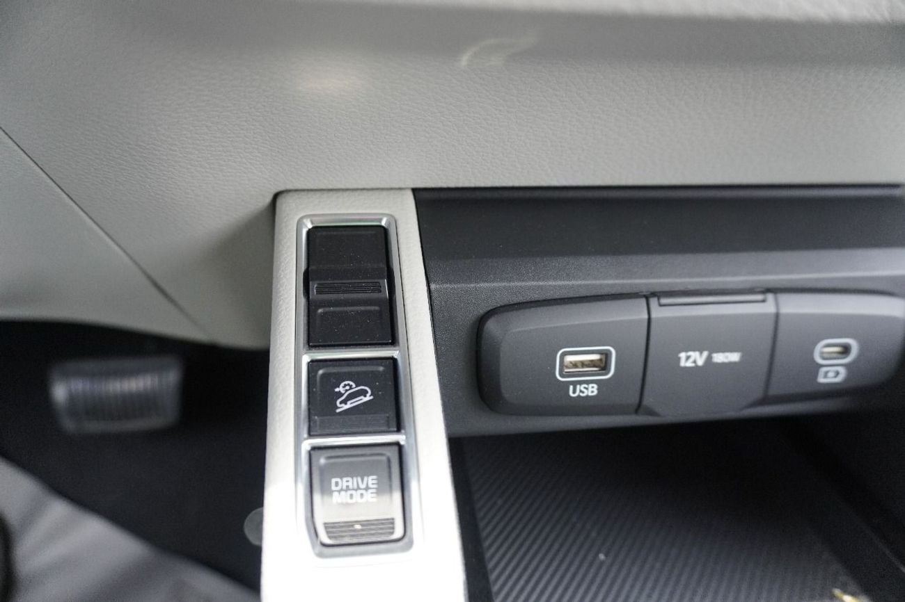 Kia Carens Kia Carens 1.5L ,7 SEATER, LEATHER SEAT, PUSH START,PARKING SENSOR, FOG LIGHTS, MODEL 2025