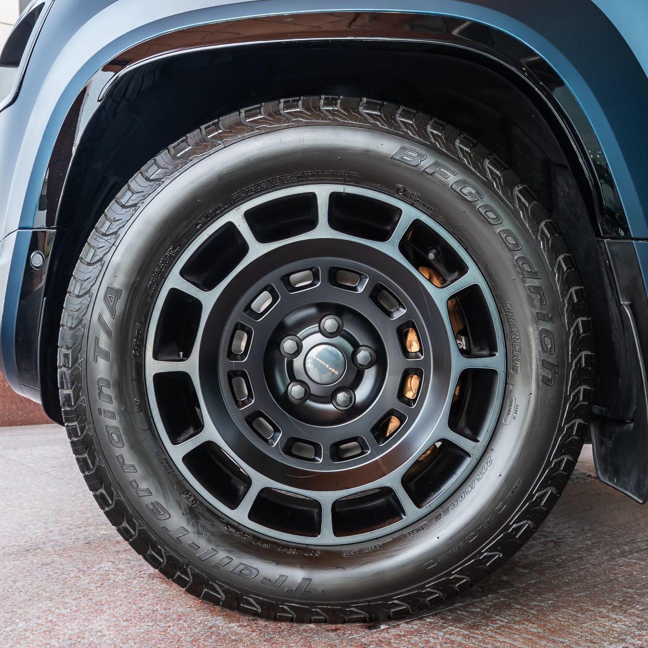 Land Rover Defender 110 OCTA EDITION ONE P635