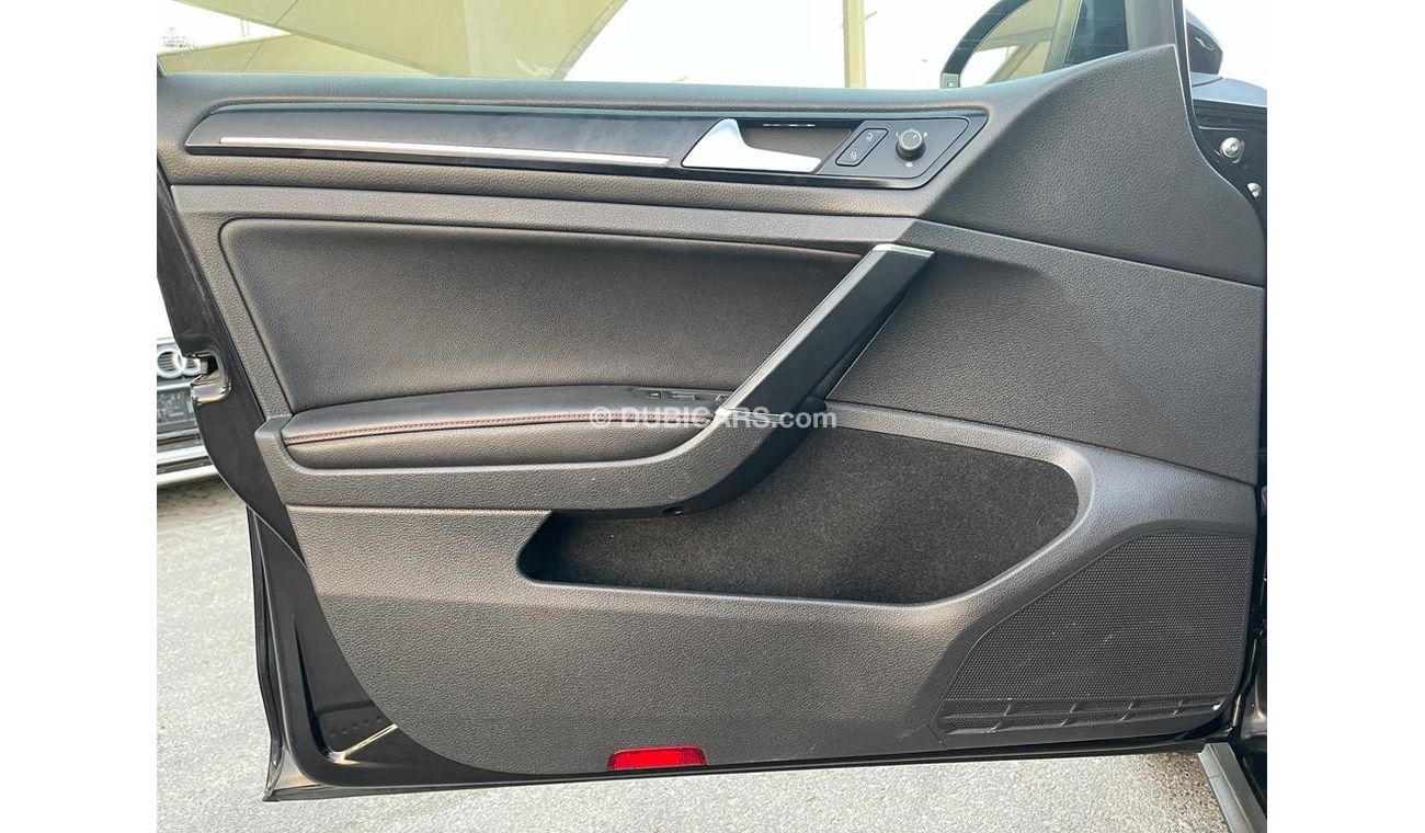 Volkswagen Golf GTi Clubsport Car: Volkswagen Golf GTi_American_2017_Excellent_Condition _Full option