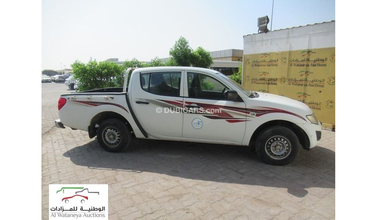 Mitsubishi L200 Mitsubishi L200 D/c pick up 4x2,Diesel,Model:2014. Excellent condition