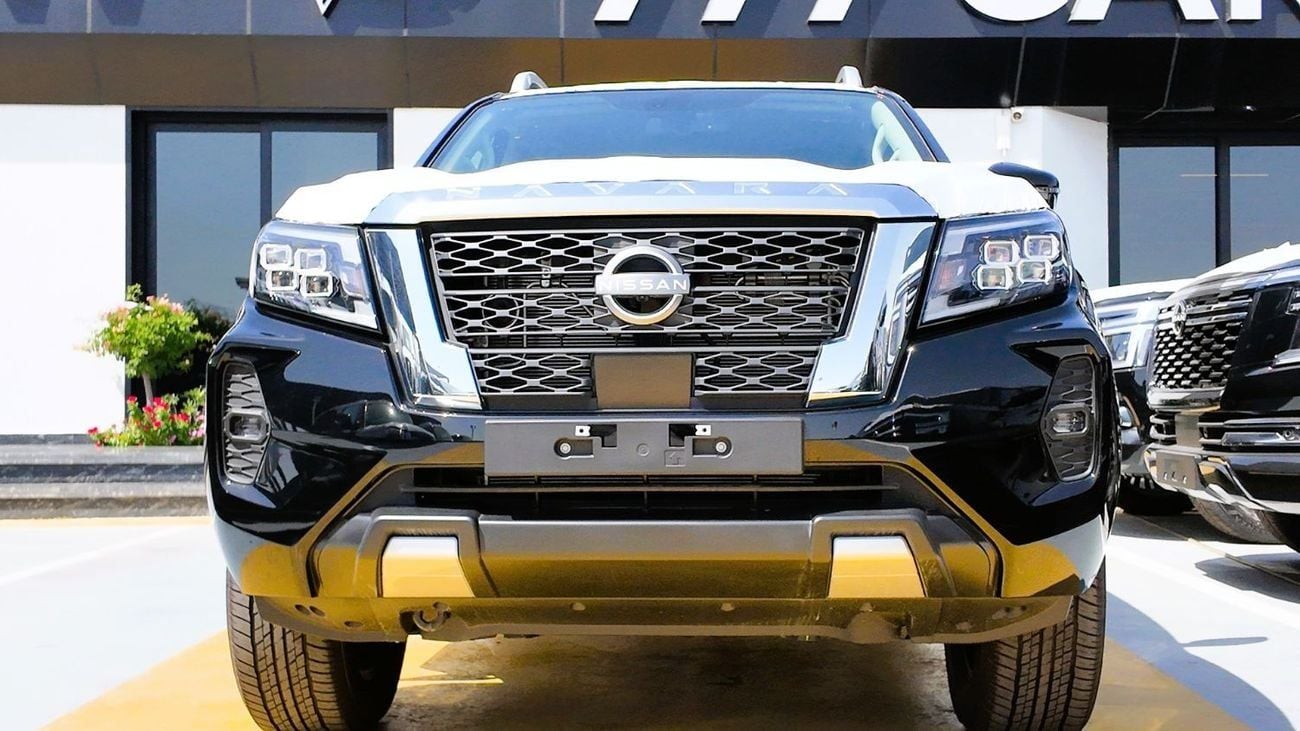 Nissan Navara  2025 Nissan Navara | 2.5L Petrol | 160 HP | Manual | 4x4 | GCC Specs