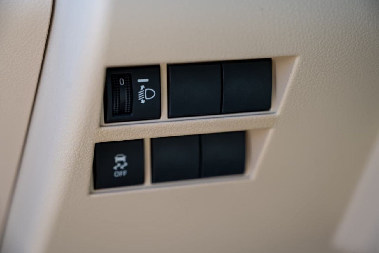 Toyota Land Cruiser GXR 3.5L GXR-G 3.5L | Petrol | Automatic | 4x4 | V6