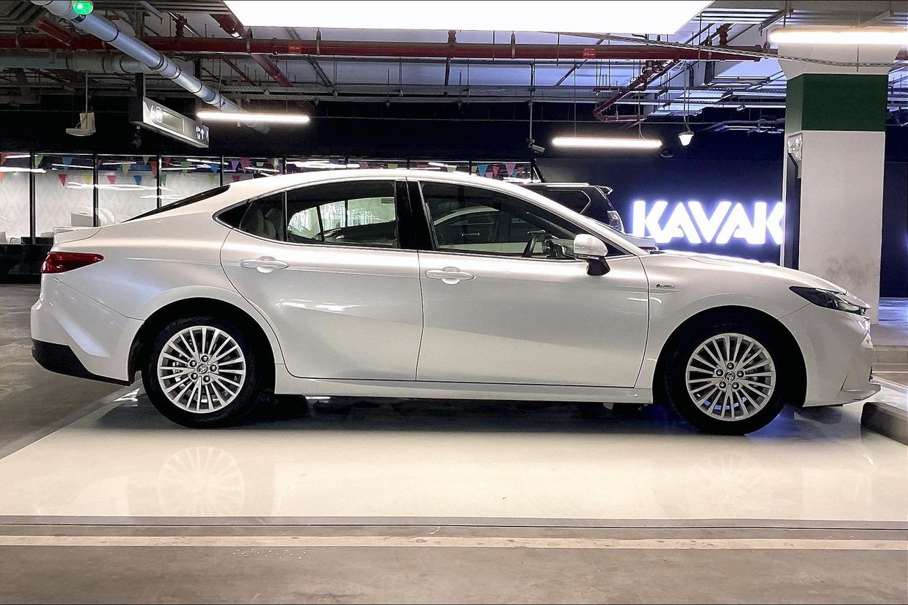 تويوتا كامري XLE | شامل الضمان | 0 ﺪﻔﻋﺓ ﺃﻮﻟﻯ