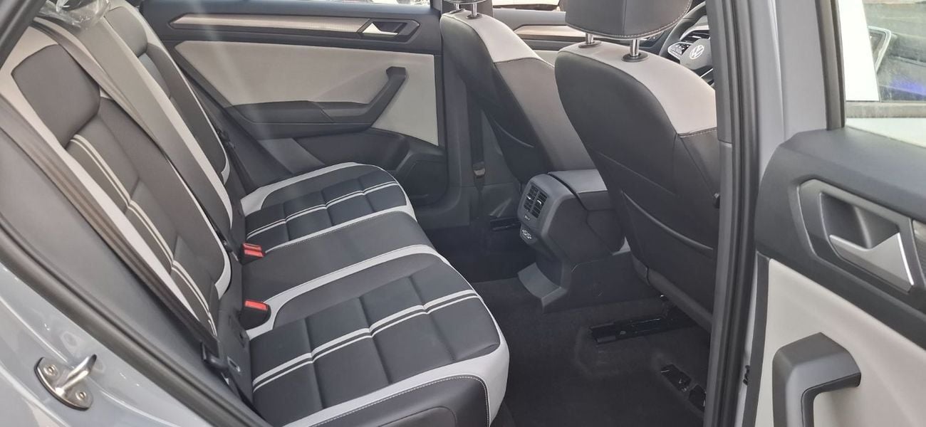 فولكس واجن T ROC R-line