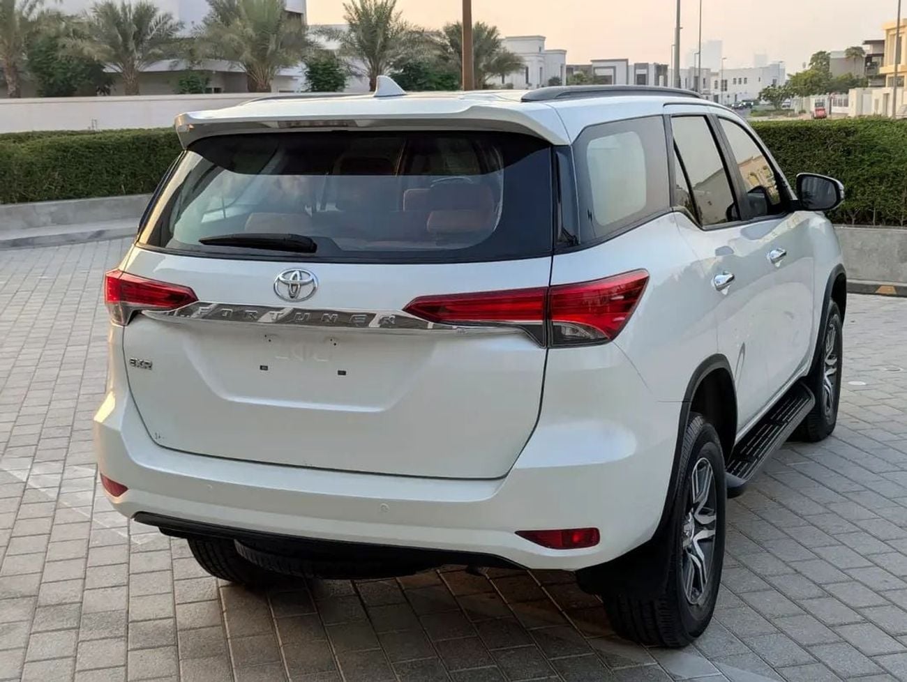 Toyota Fortuner EXR 4x4 V4 2.7L GCC Specs Interior and Exterior Excellent Condition