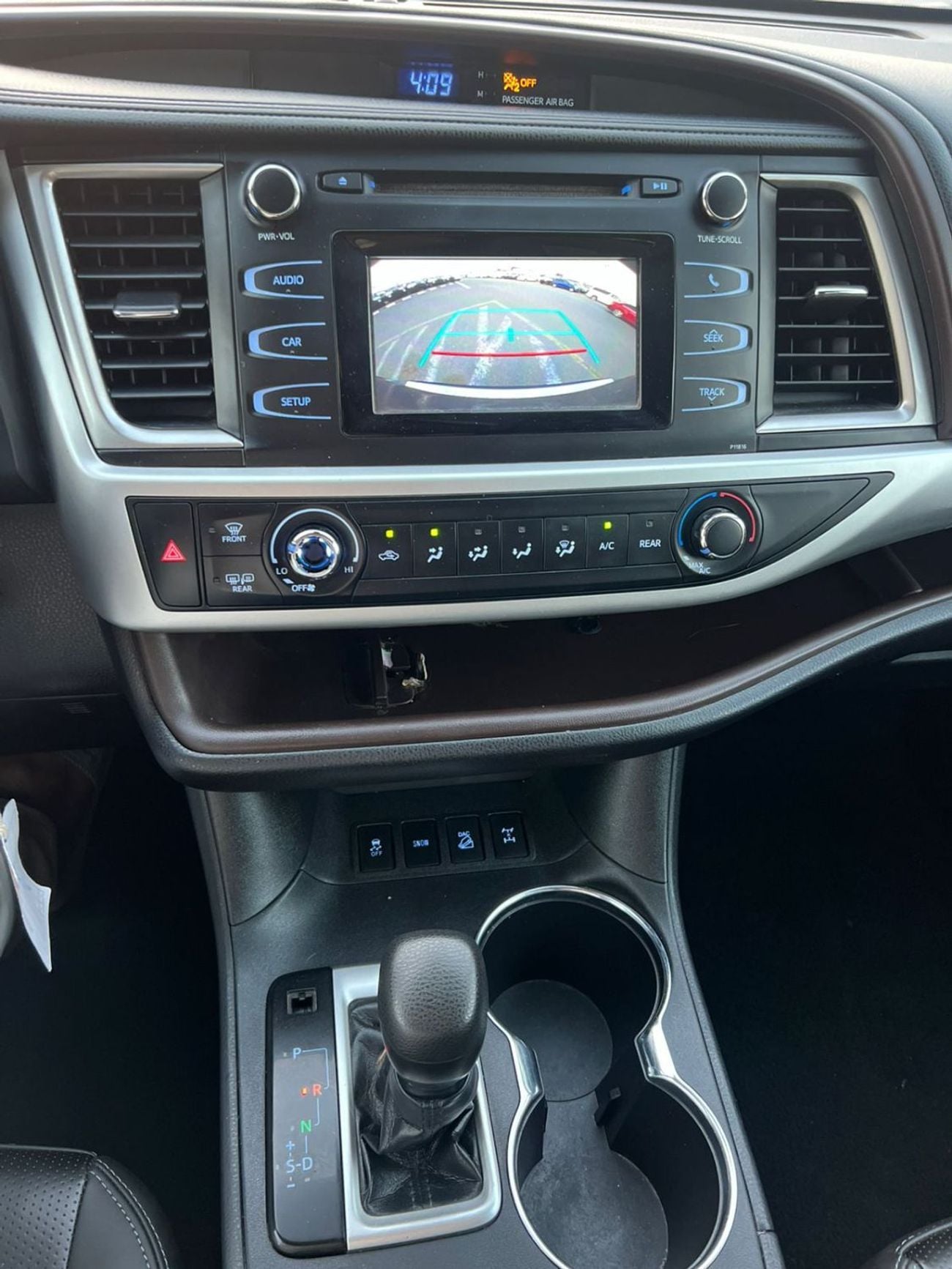 Toyota Highlander LE (NON GCC) 2019 Toyota Highlander 3.5L V6 - AWD 4x4 - Rear Camera - Leather seat 7 -