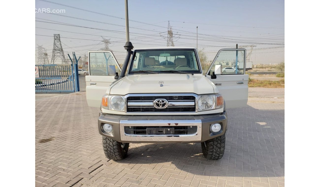 Toyota Land Cruiser Pick Up A1