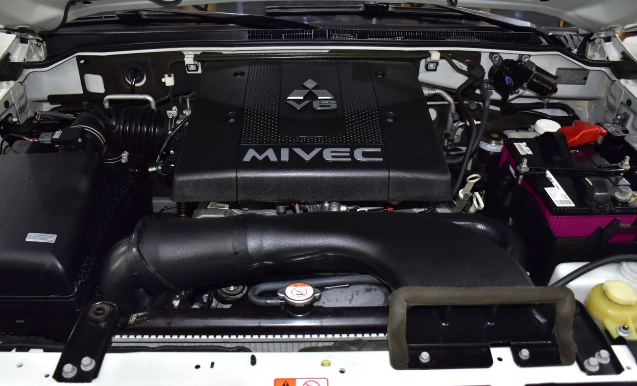 Mitsubishi Pajero EXCELLENT DEAL for our Mitsubishi Pajero Signature Edition GLS 3.8 ( 2018 Model ) in White / Black C