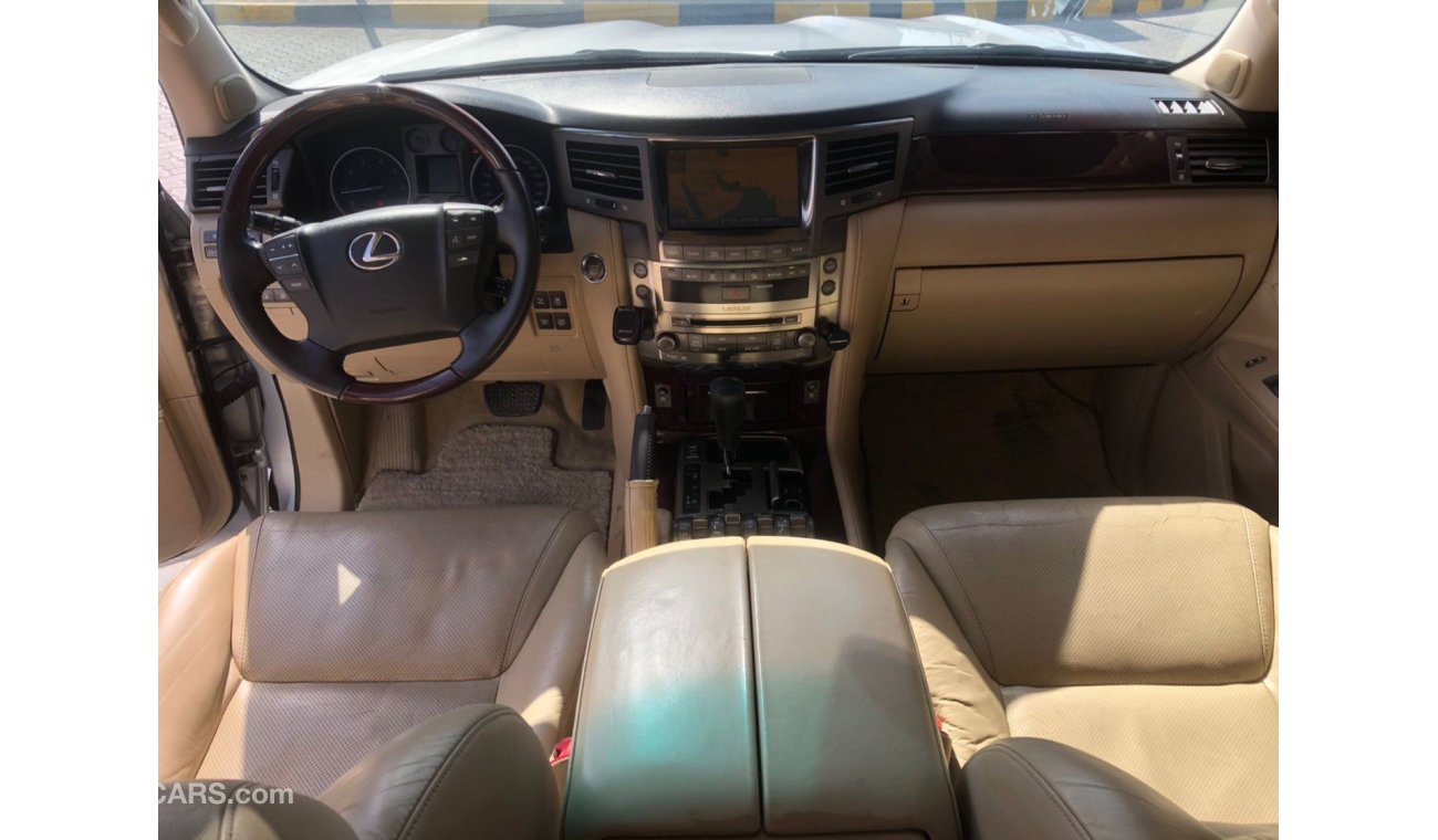 لكزس LX 570 لكزس LX570 خليجي فل ابشن مديل 2010 بحالة جيدة