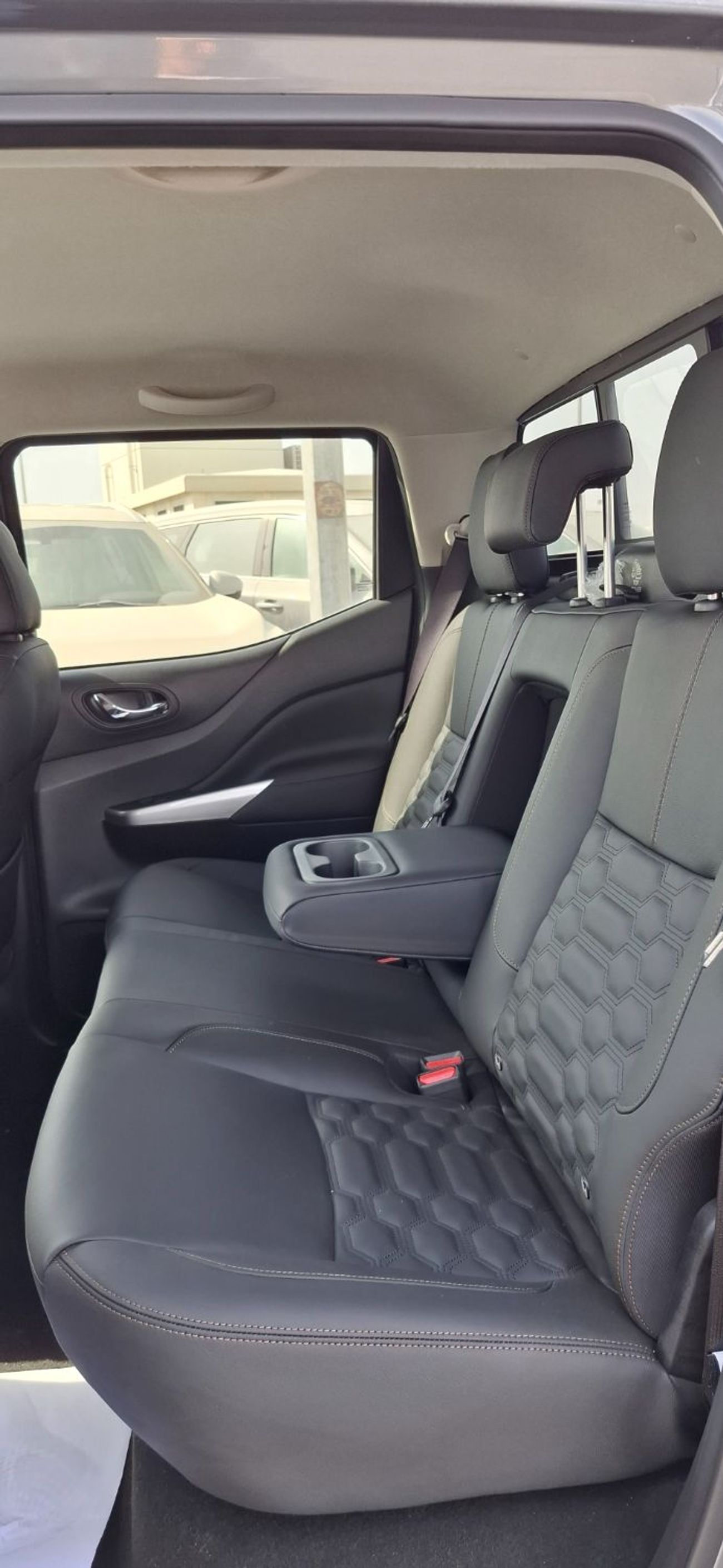 Nissan Navara G 2.5L 4WD M/T NISSAN Navara 2.5L petrol 4X4 M/T