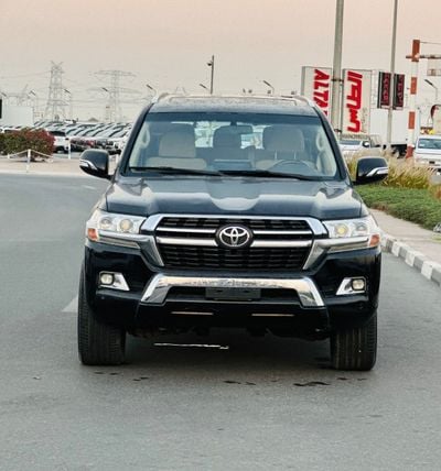 Toyota Land Cruiser VXR 5.7L 4WD