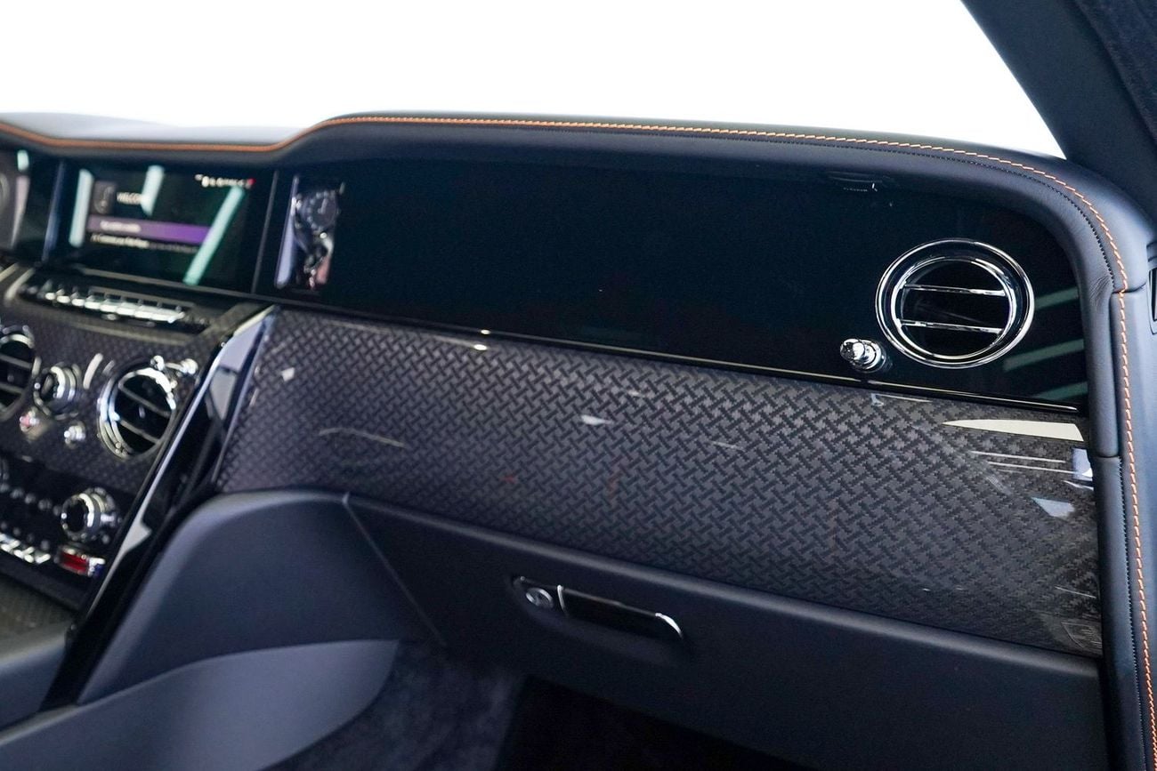 رولز رويس كولينان BLACK BADGE