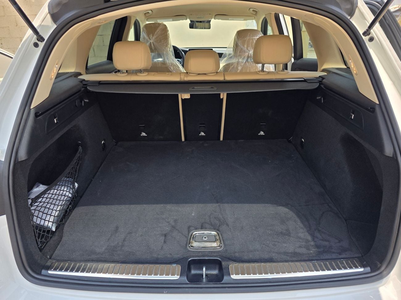 Mercedes Benz GLC 300 STD (NON GCC)