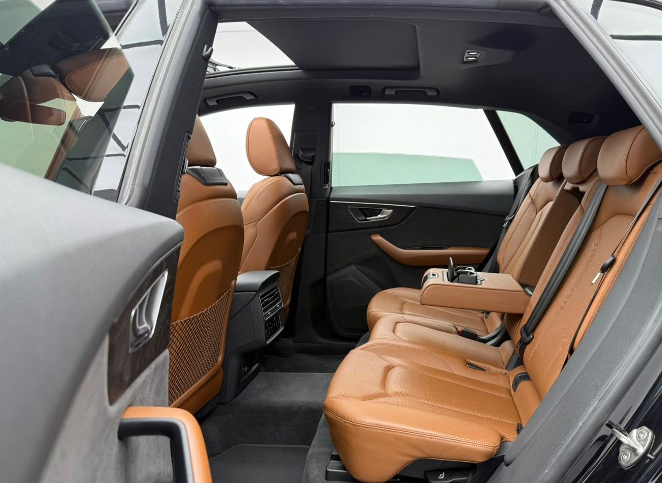 Audi Q8 55 TFSI quattro S-Line 3.0L (340 HP) 2021 Audi Q8 55 TFSI Quattro S-Line, Warranty, Full Audi Servic