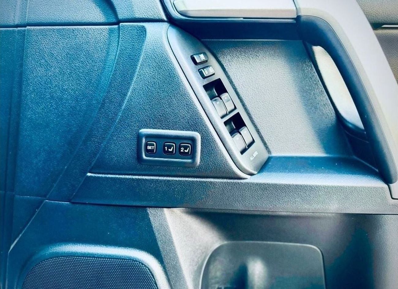 تويوتا برادو Kakadu 2020 Model Diesel Engine Full Option Top Of The Range