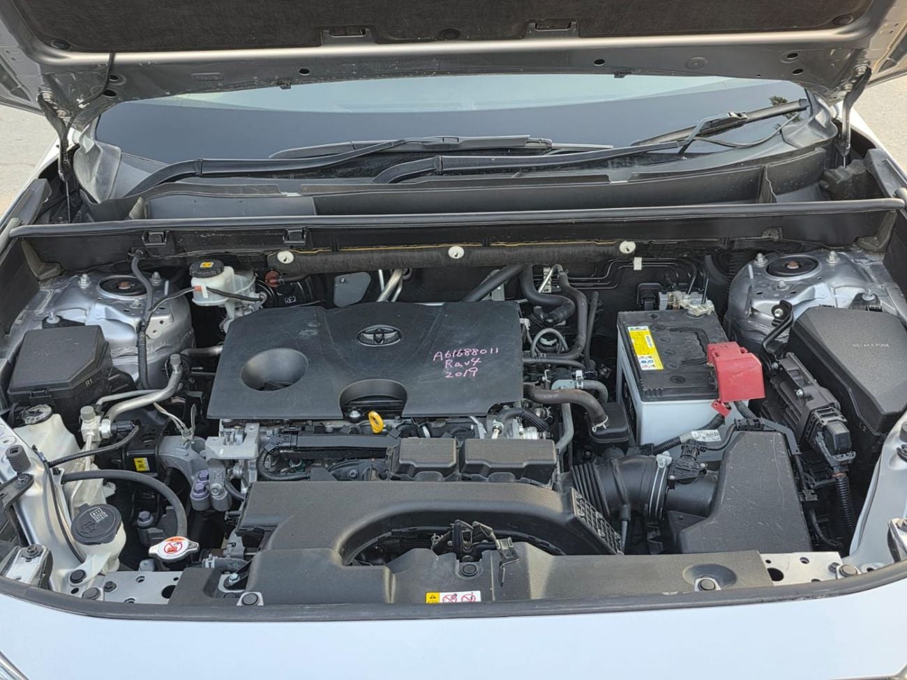 تويوتا راف ٤ EXPORT ONLY 2.0 ENGINE PETROL ENGINE 2WD FULL OPTION RAV4 CRUISER