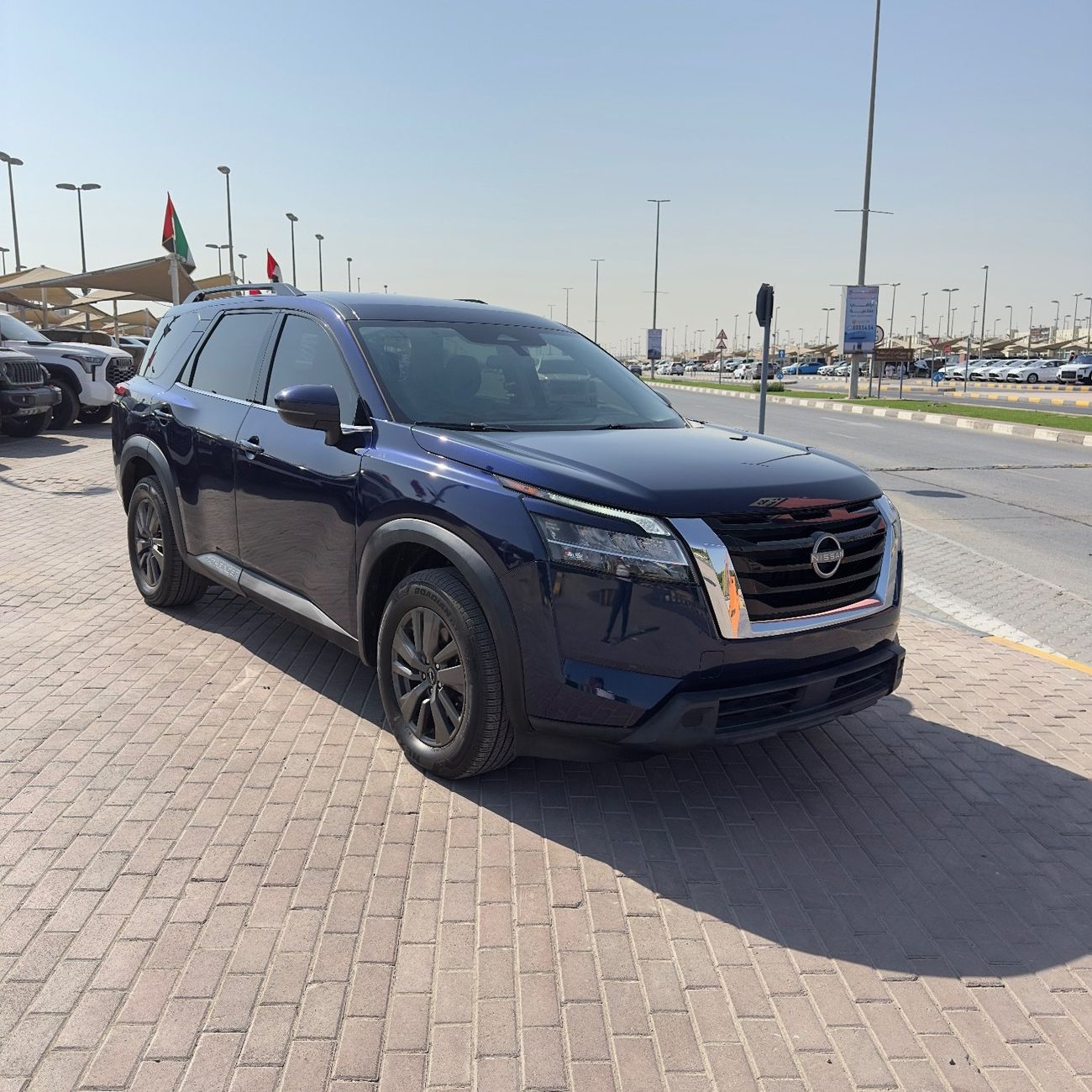 نيسان باثفايندر SV 3.5L AWD (7 Seater)