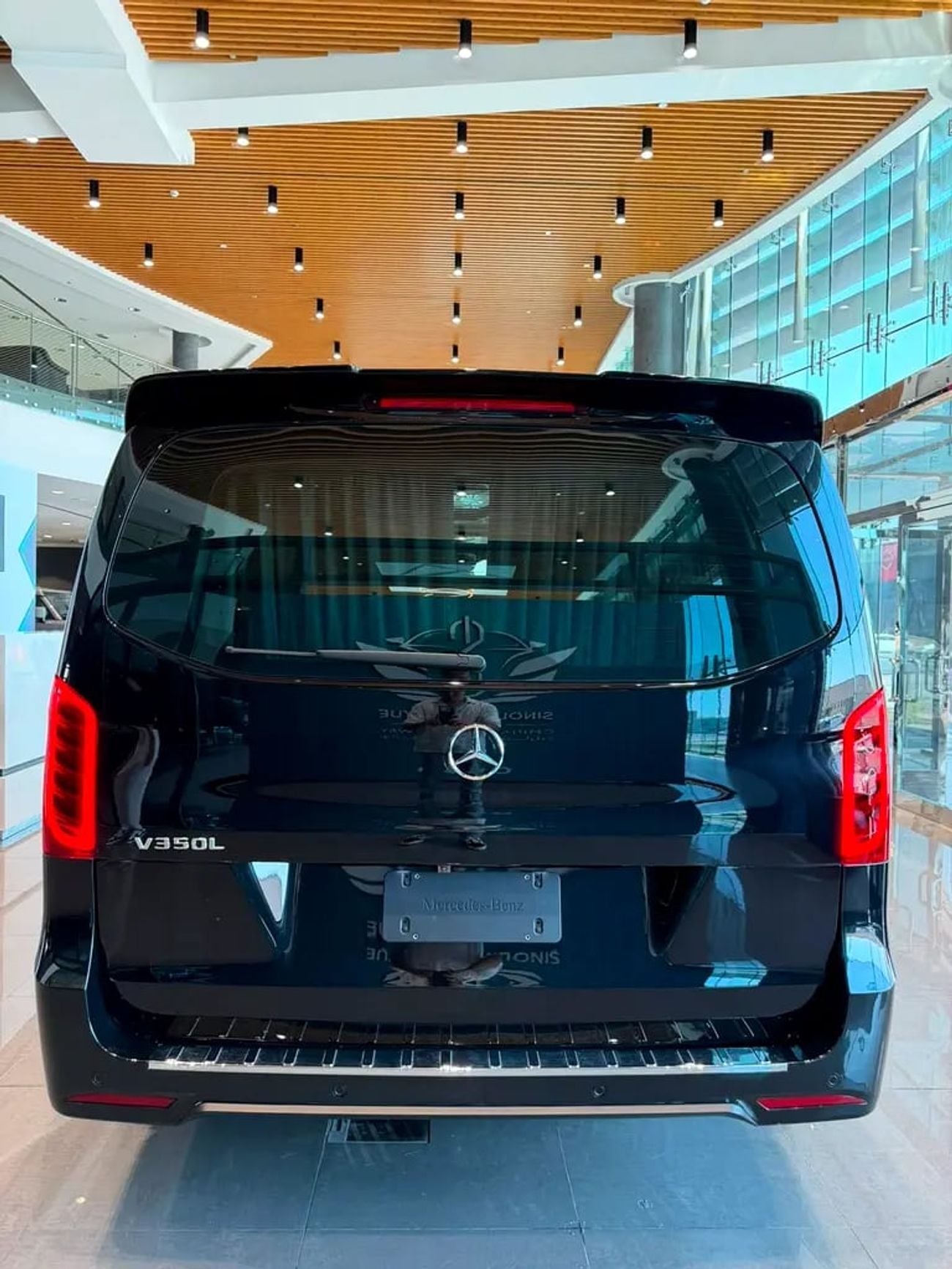 Mercedes Benz V300 V 300 - European Specs - Brand Luxury MPV
