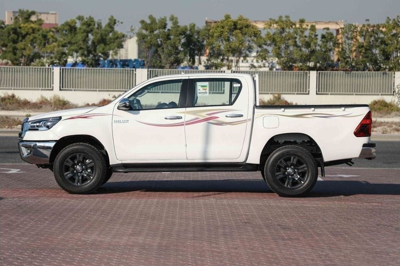 تويوتا هيلوكس 2025 TOYOTA HILUX 2.7 SR5 - SUPER WHITE inside RED | Export Only