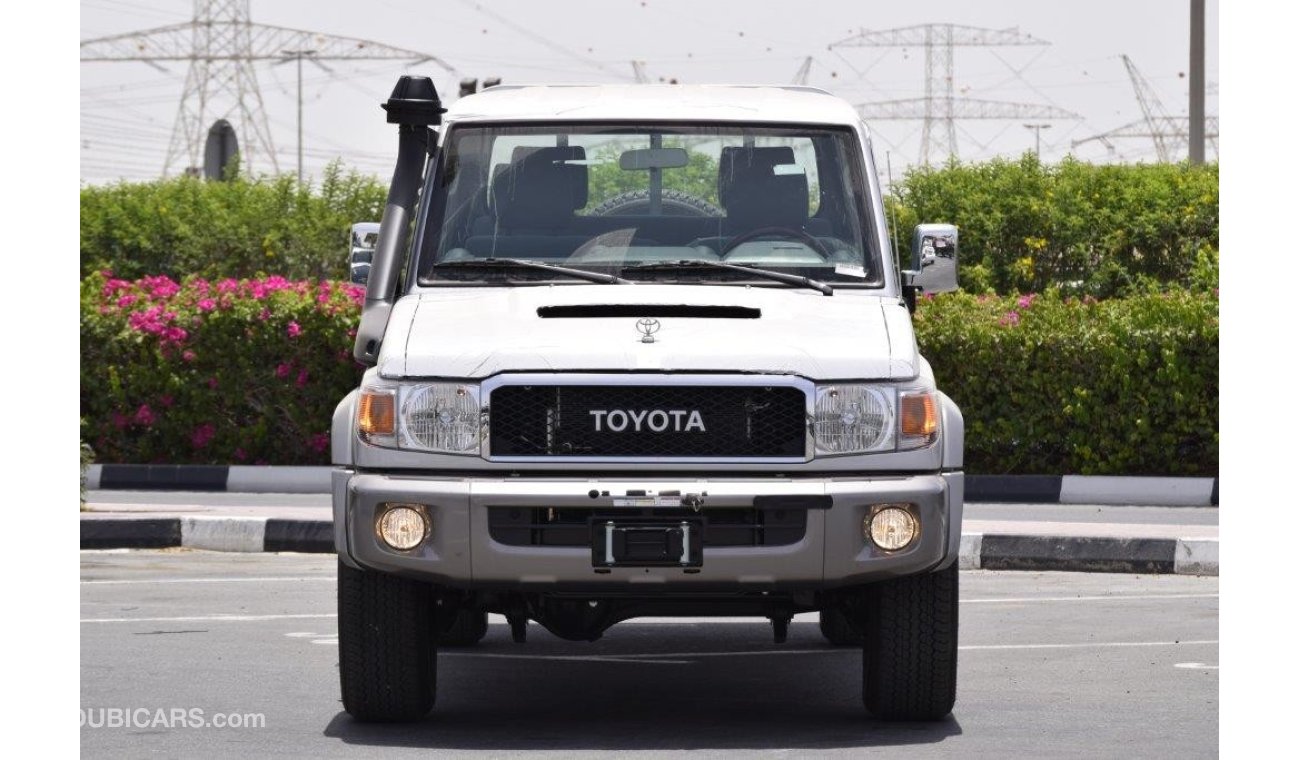 تويوتا لاند كروزر بيك آب LX V8 4.5L Diesel 4X4 6 Seat Manual Transmission