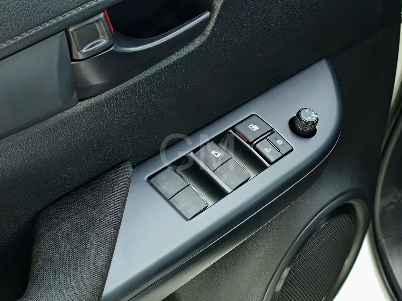 تويوتا هيلوكس TOYOTA HILUX DIESEL 2.4 NARROW - A/T - BASIC - POWER WINDOWS - 2024 MODEL - WHITE INSIDE BLACK - OMA