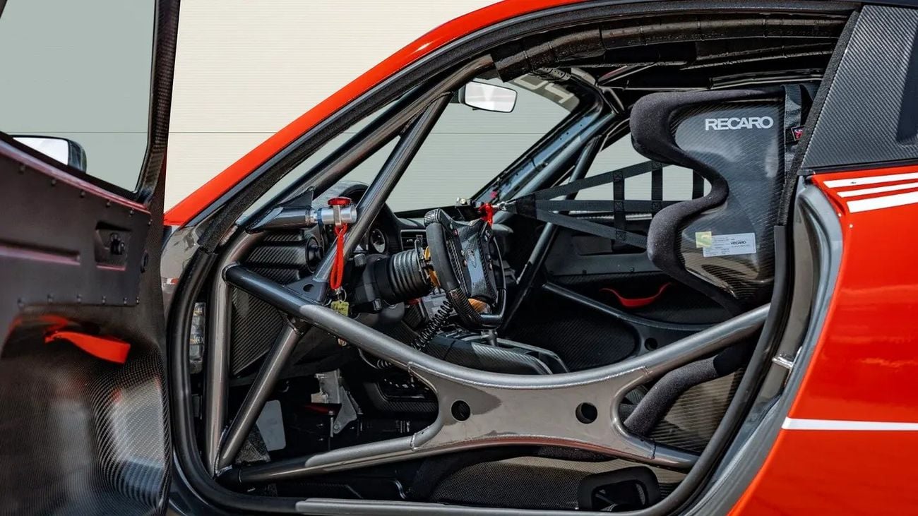 بورش 911 GT2 RS 935 MOBY DlСК 1 OF 3 in Salzburg Red Spare Package