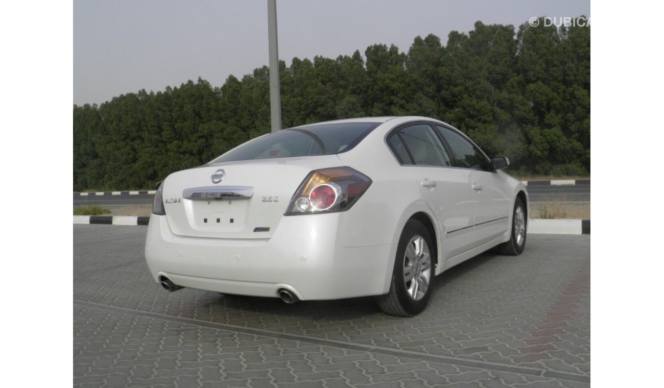 Nissan Altima 2012 V4